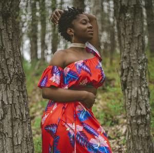 Meet your Posher, Dinelle